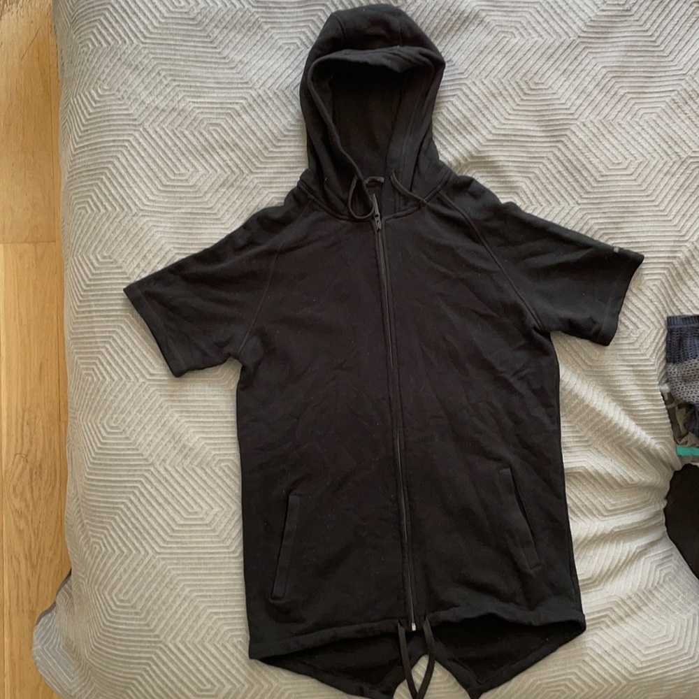 Men’s sleeveless Cape